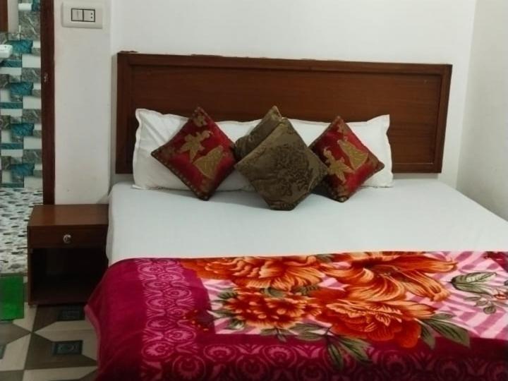 Rani Palace Кгаджураго Номер фото